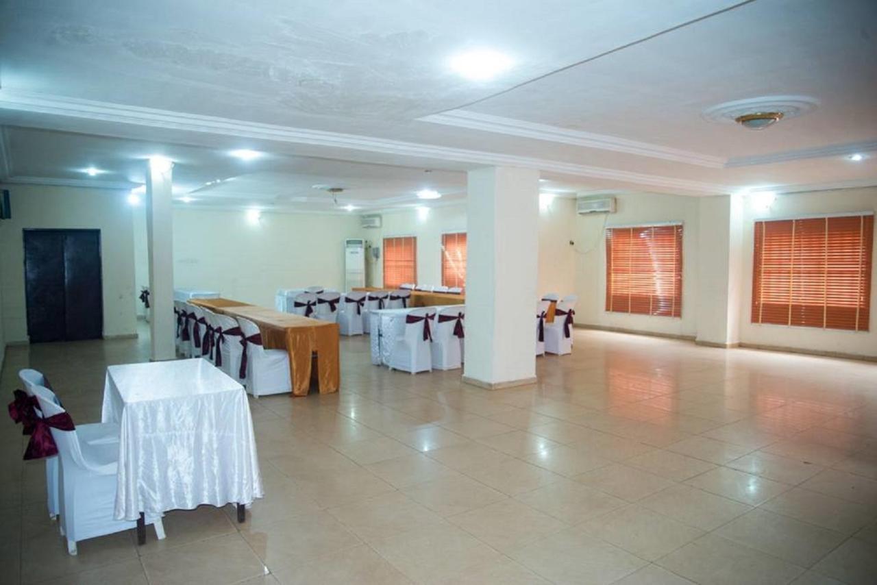 Dannic Hotels Enugu Exterior foto
