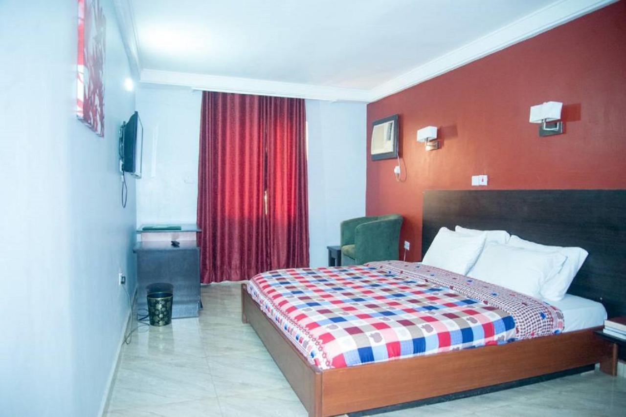 Dannic Hotels Enugu Exterior foto